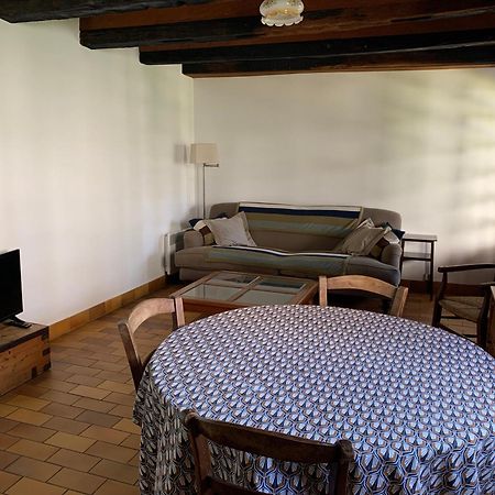 Spacious Apartment In A Charming, Tranquil Village Saint-Vincent-Rive-dʼOlt Екстериор снимка