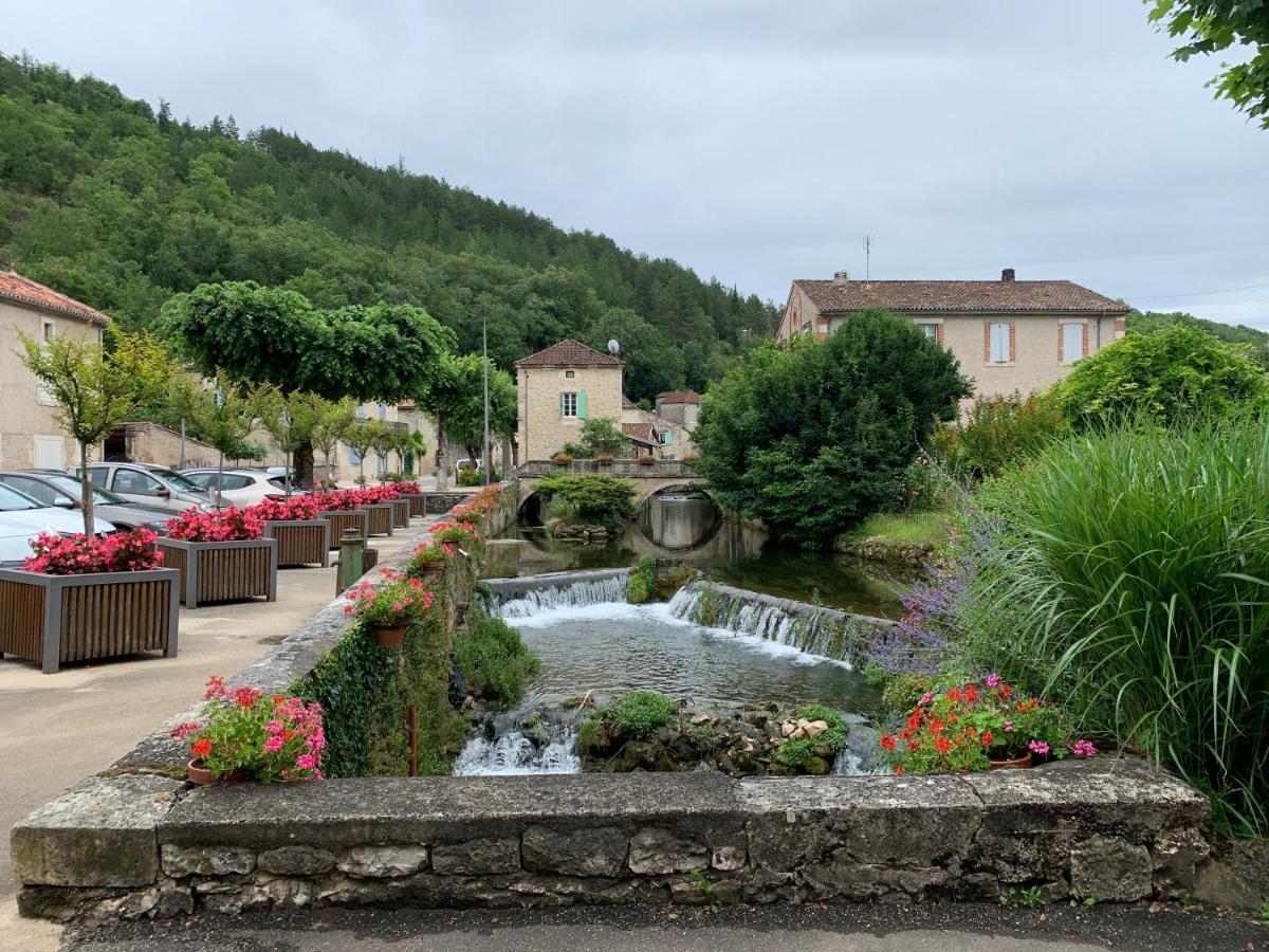 Spacious Apartment In A Charming, Tranquil Village Saint-Vincent-Rive-dʼOlt Екстериор снимка